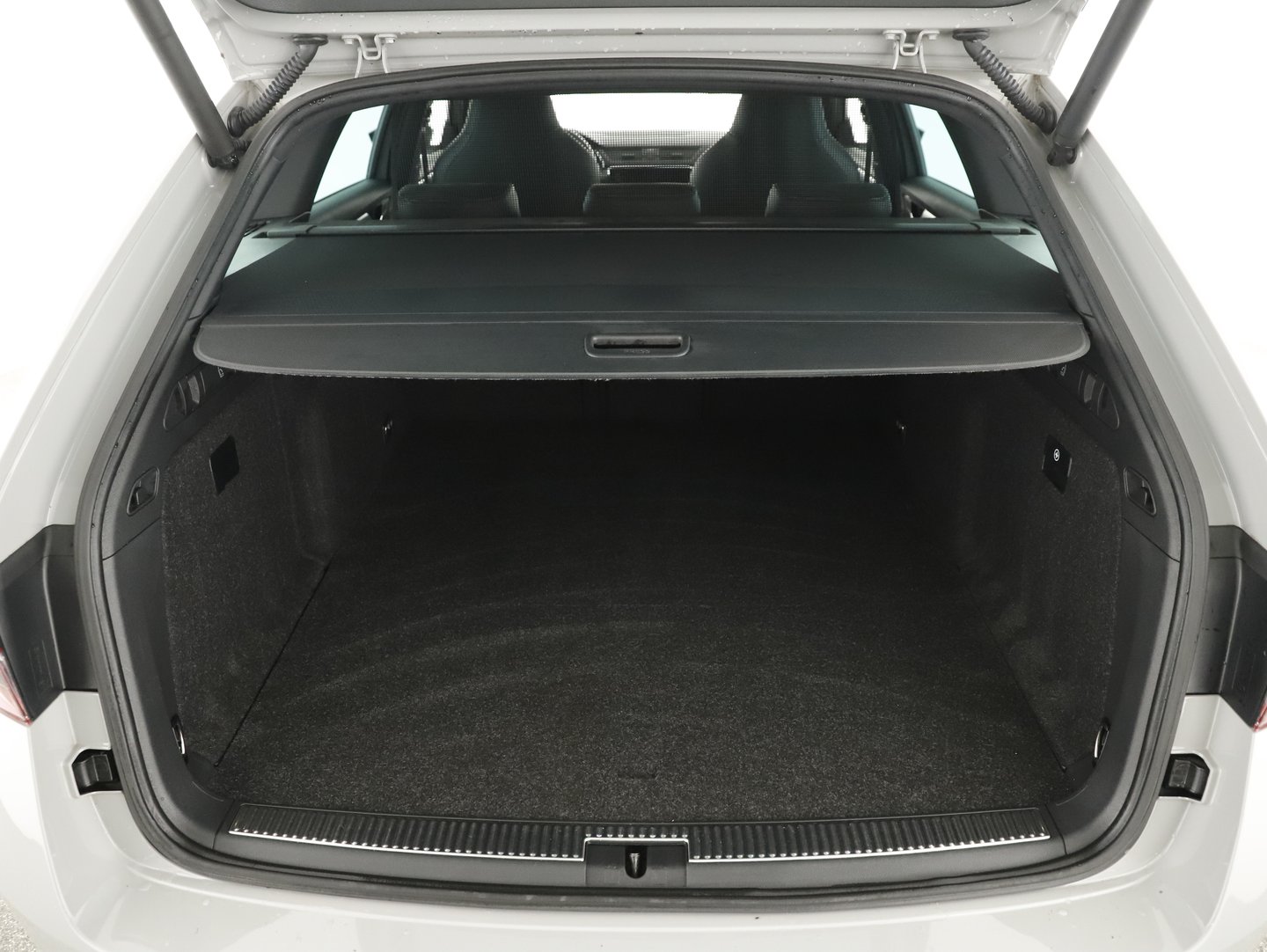 Škoda SUPERB Combi iV SPORTLINE DSG | Bild 28 von 28