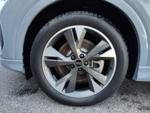 Thumbnail-Foto von Fahrzeug