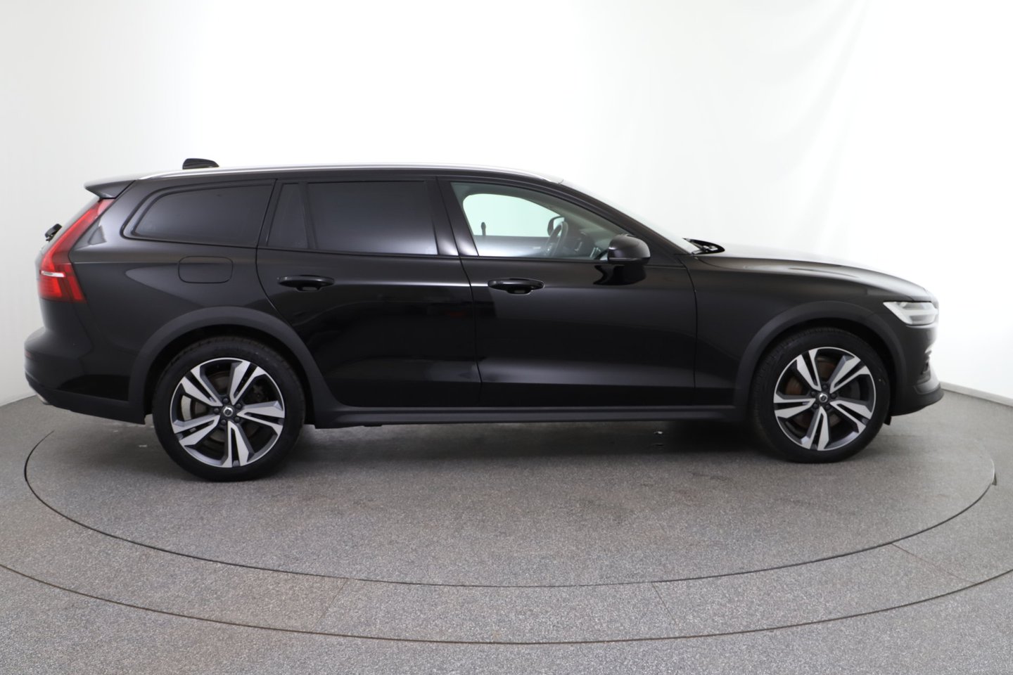 Volvo V60 Cross Country B4 AWD Cross Country Pro Geartronic | Bild 6 von 29