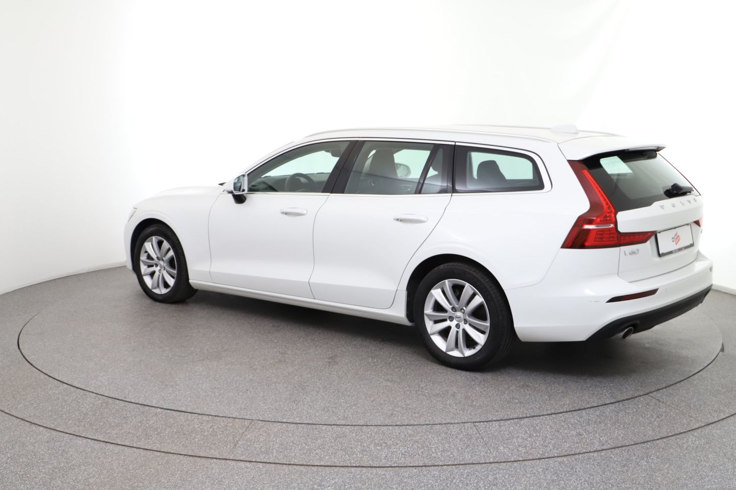 Volvo V60 B4 Momentum Pro Aut. | Bild 3 von 27