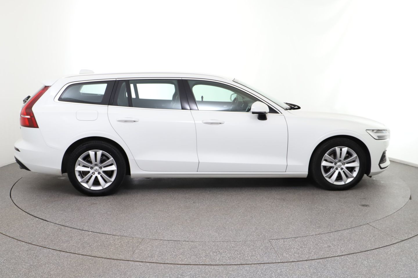 Volvo V60 B4 Momentum Pro Aut. | Bild 6 von 27