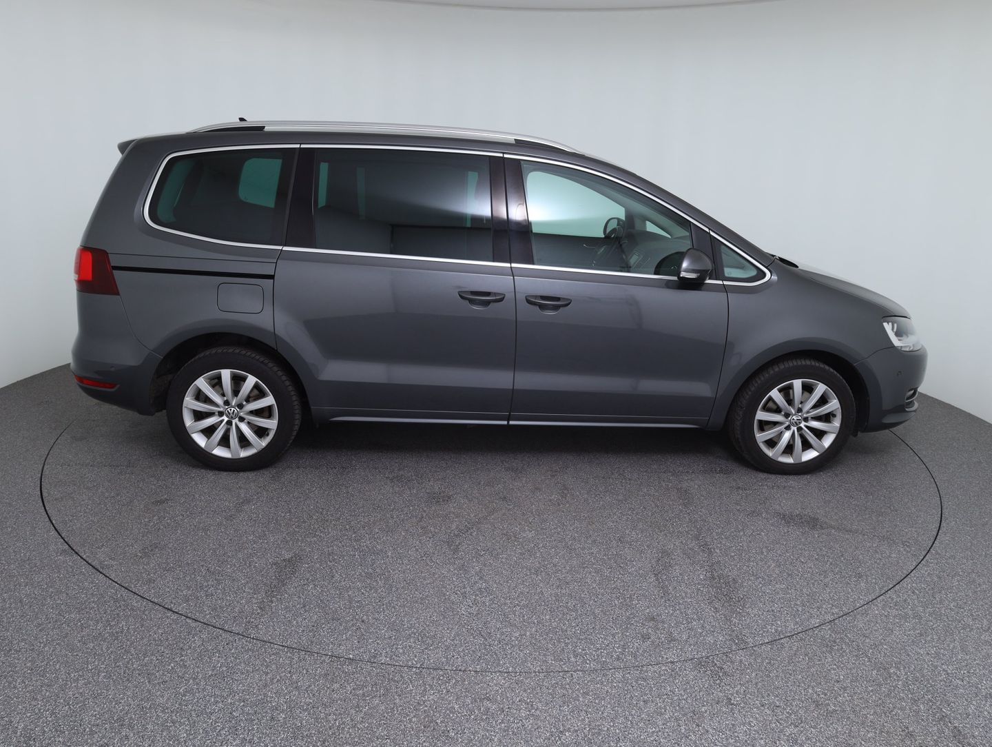 VW Sharan Business+ TDI SCR 7-Sitzer | Bild 4 von 8