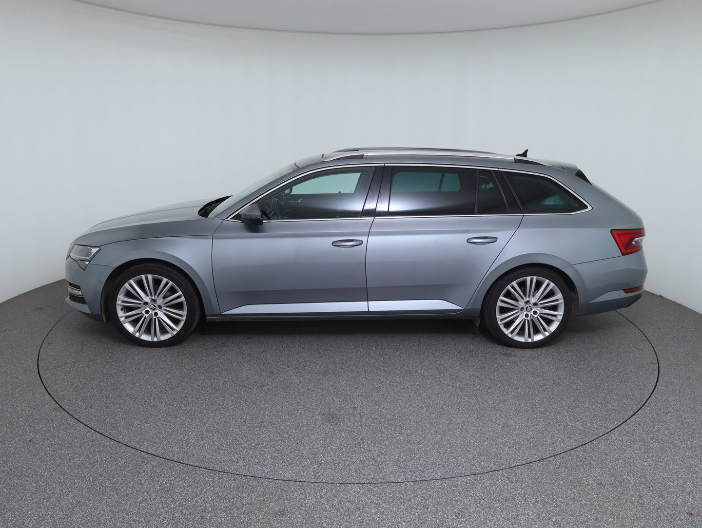 Škoda SUPERB Combi Style TDI | Bild 8 von 22