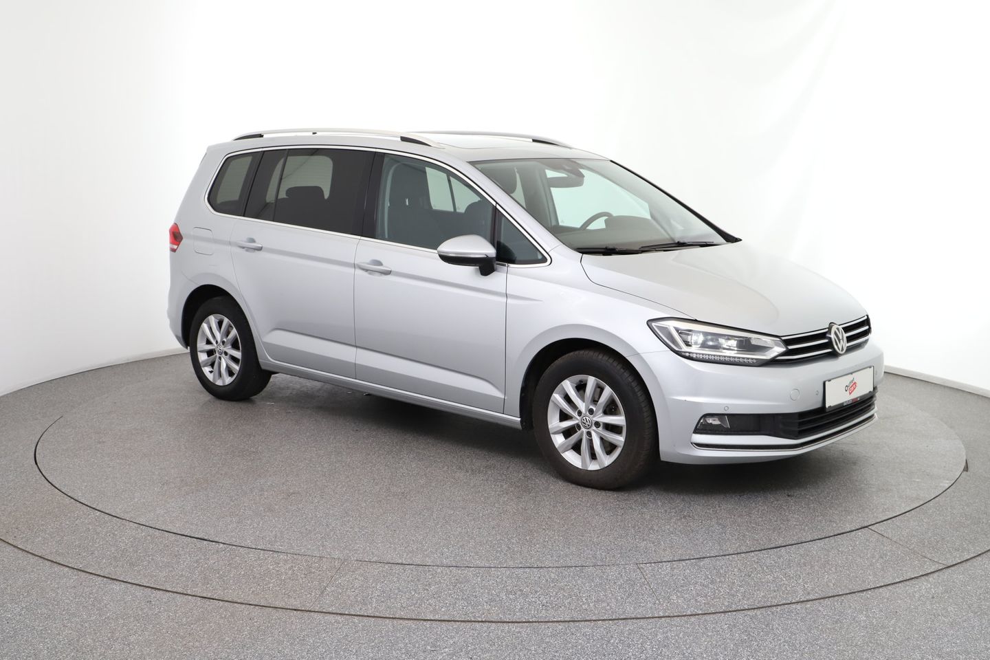 VW Touran Highline 1,6 SCR TDI DSG | Bild 7 von 28