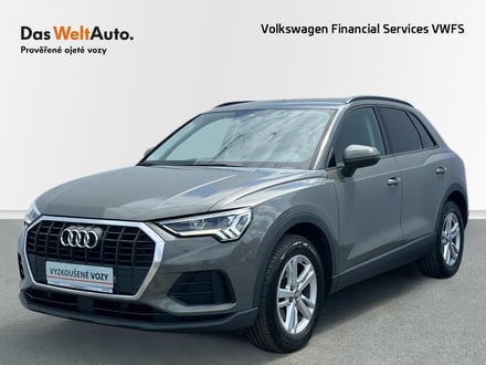 Audi Q3 S tronic DSG Zlevněno o 22 000 Kč