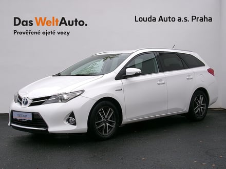 Toyota Auris 	Active Trend 1.8  73 kW automat ,