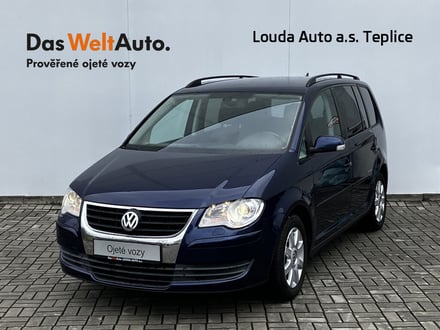 VW Touran trendline 1.6  75 kW manuál ,