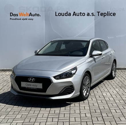 Hyundai i30 fastback  1.4  103 kW manuál ,