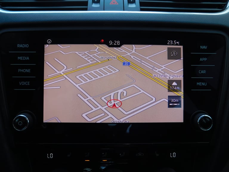 Škoda Octavia Combi 2019: fotografija 14