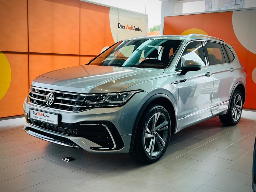 VW Tiguan Allspace R-Line IQ. DRIVE