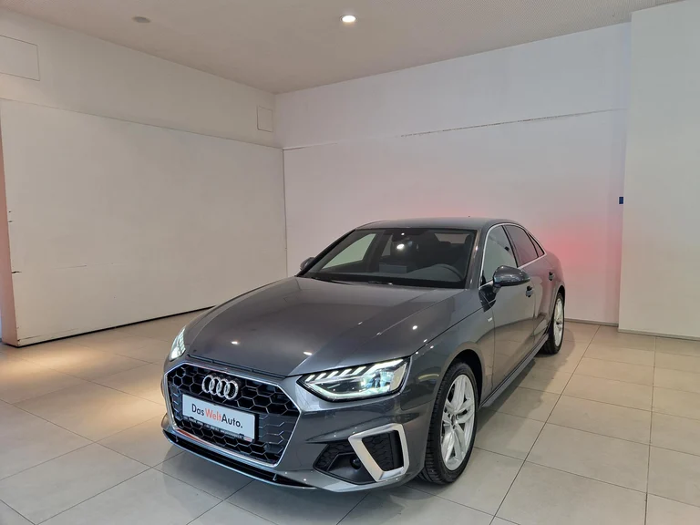 Audi A4
S Line 40 TFSI