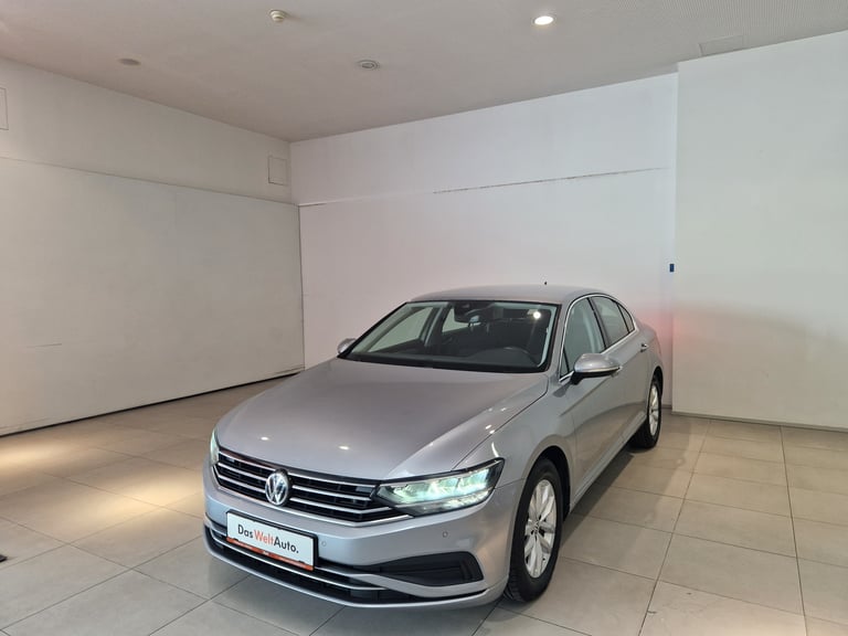 VW Passat
Noul Passat Comfortline 2.0 TDI DSG