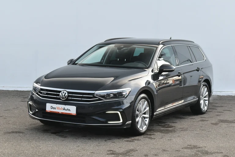 VW Passat Variant
GTE