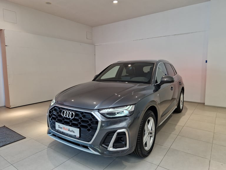 Audi Q5
S line 40 TDI quattro