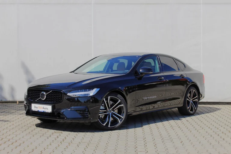 Volvo S90
T8 AWD Recharge PHEV Plus Bright