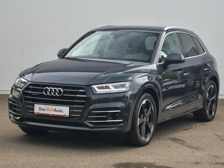 Audi Q5
Sport 55 TFSI e quattro