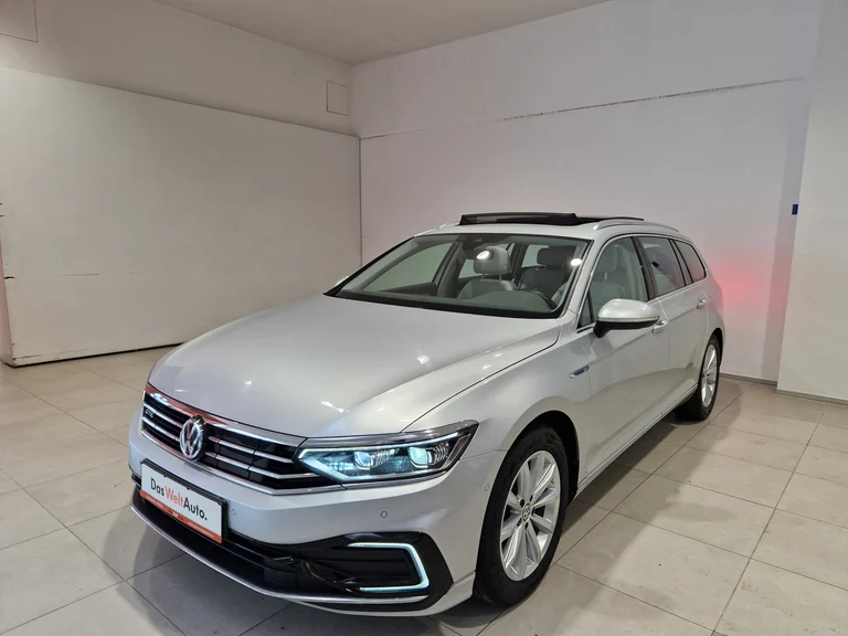 VW Passat Variant GTE