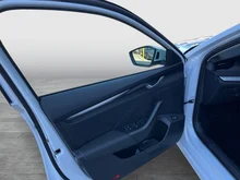 Škoda Octavia Combi Selection TSI mHEV DSG in Moon-Weiß Metallic