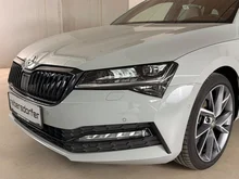 Škoda Superb Combi Sportline 4x4 in hellgrau - metallic
