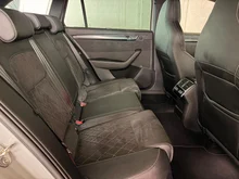 Škoda Superb Combi Sportline 4x4 in hellgrau - metallic