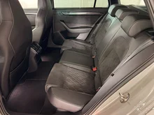 Škoda Superb Combi Sportline 4x4 in hellgrau - metallic