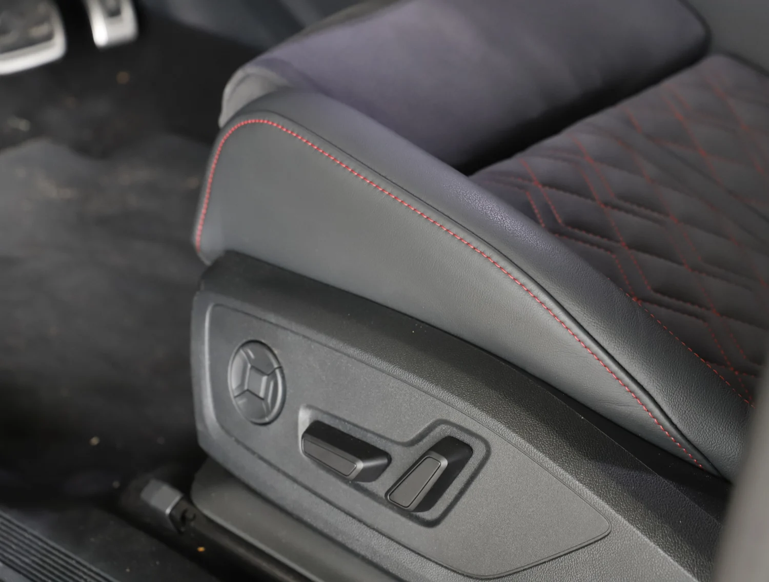 Bild eines Audi Q4 55 e-tron quattro