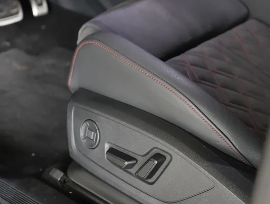 Bild eines Audi Q4 55 e-tron quattro