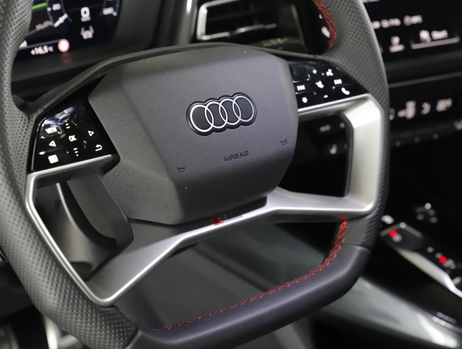Bild eines Audi Q4 55 e-tron quattro