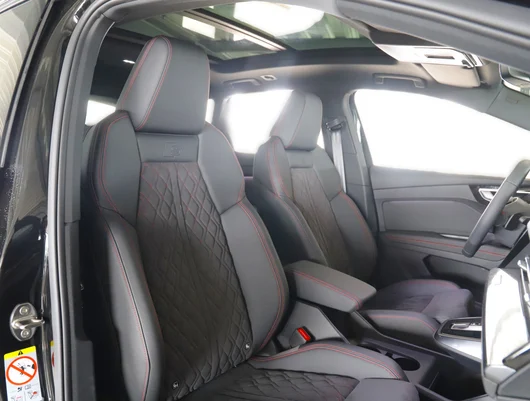 Bild eines Audi Q4 55 e-tron quattro