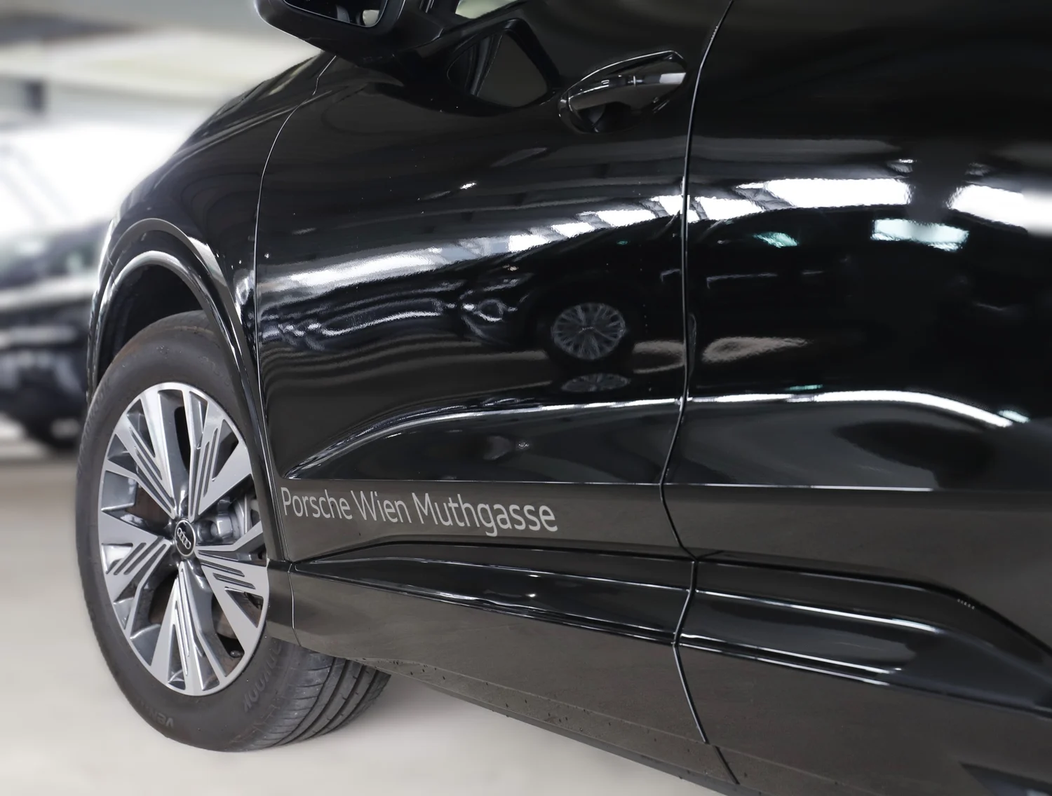 Bild eines Audi Q4 55 e-tron quattro