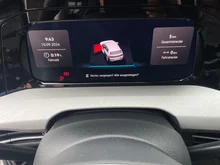 VW Golf Life mHEV TSI DSG in Pure White