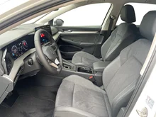 VW Golf Life mHEV TSI DSG in Pure White