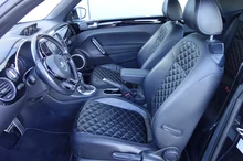VW Beetle Cabriolet The Beetle Cabriolet Sport A. TSI DSG in 2T Deep Black Perleffekt