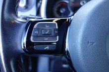 VW Beetle Cabriolet The Beetle Cabriolet Sport A. TSI DSG in 2T Deep Black Perleffekt