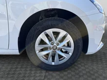 Škoda Fabia Essence TSI in Alaska-Weiß