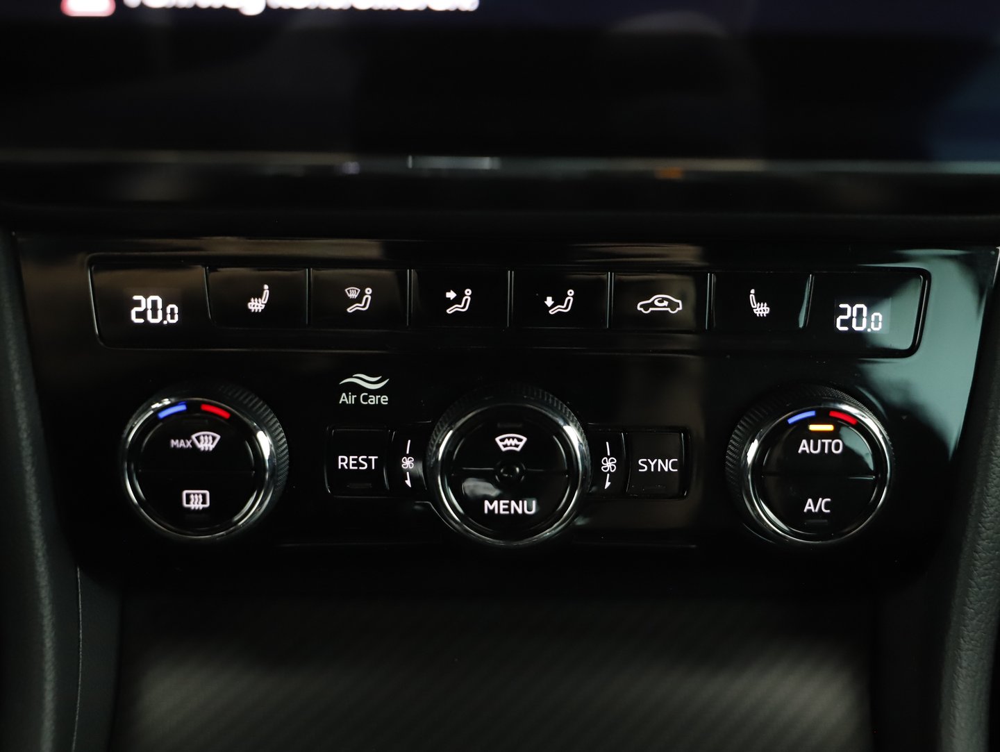 Škoda SUPERB Combi iV SPORTLINE DSG | Bild 17 von 25