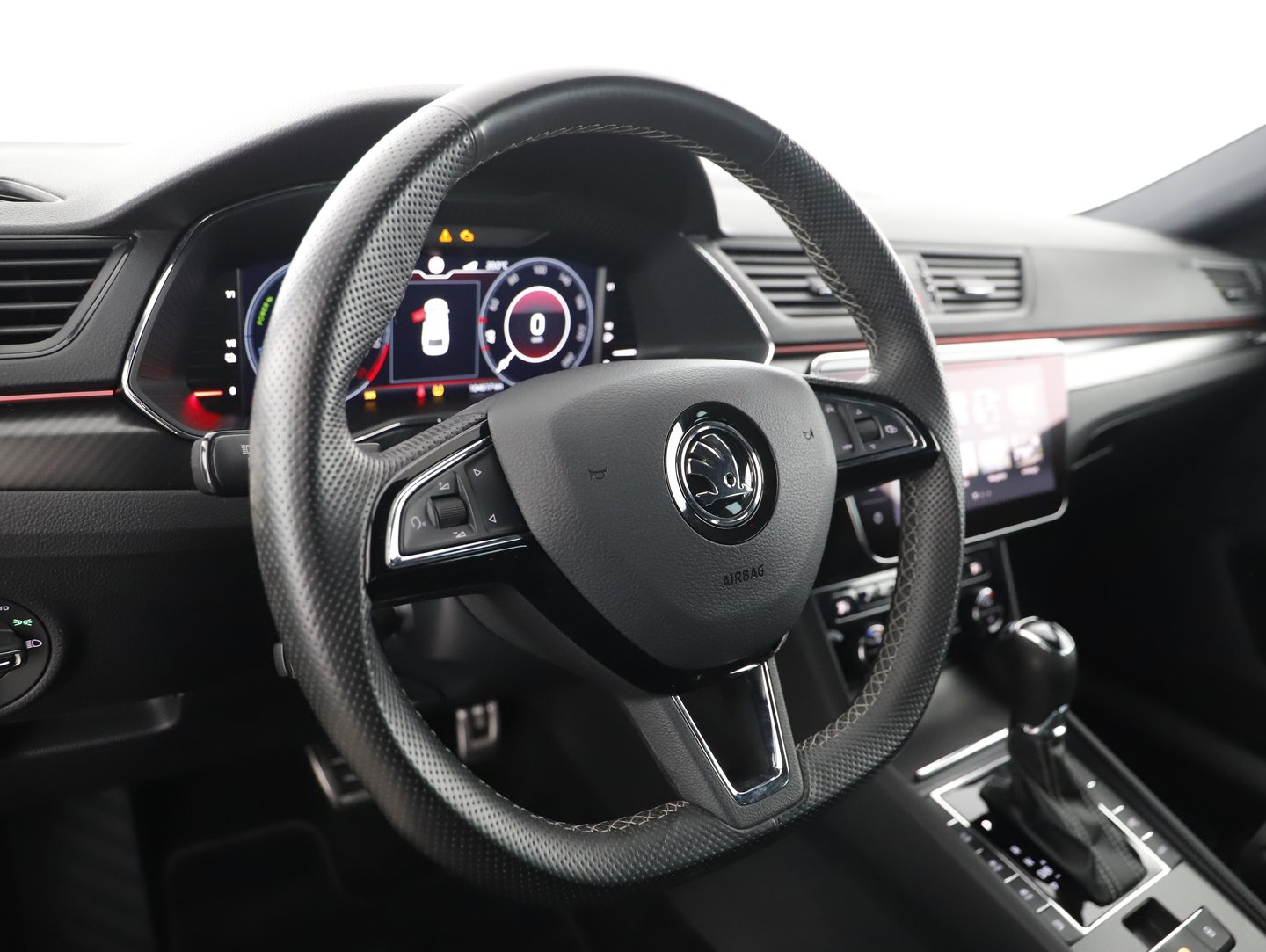 Škoda SUPERB Combi iV SPORTLINE DSG | Bild 9 von 25
