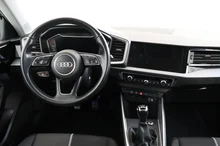Audi A1 Sportback 25 TFSI intense in Gletscherweiss Metallic