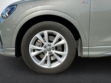 Audi Q3 40 TDI quattro S line exterieur in Chronosgrau Metallic