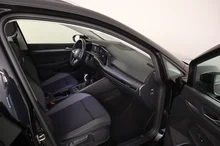 VW Golf Variant Life TDI in schwarz - metallic