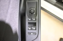VW T-Roc Life eTSI DSG in Pure White Dach Black Uni
