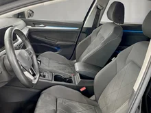 VW Golf Variant Life TDI in Deep Black Perleffekt