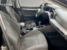 VW Golf Variant Life TDI in Deep Black Perleffekt