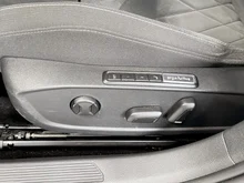 VW Golf Variant Life TDI in Deep Black Perleffekt