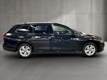 VW Golf Variant Life TDI in Deep Black Perleffekt