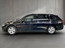 VW Golf Variant Life TDI in Deep Black Perleffekt