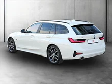 BMW 3xx 330e PHEV xDrive Touring Aut. in weiss - normal