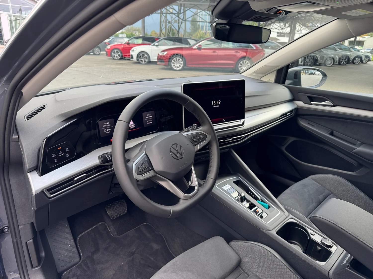 Bild eines Golf Variant Business mHeV DSG