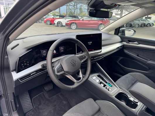 Bild eines Golf Variant Business mHeV DSG