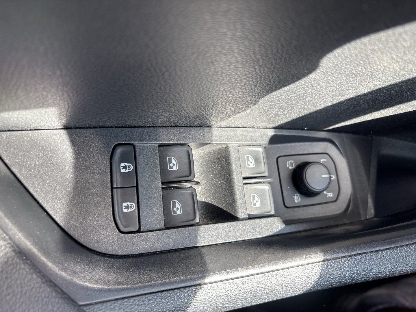 Škoda KAROQ Style TSI DSG ACT | Bild 7 von 17